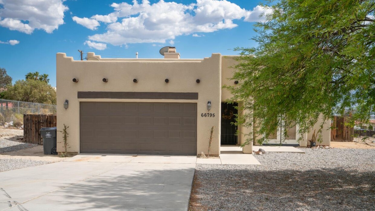 Foto principal - 66795 First St