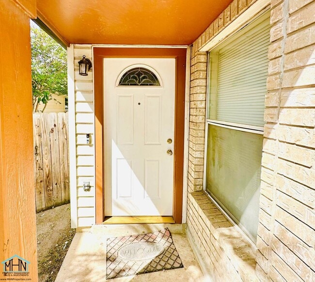 Building Photo - Charming & Move-In Ready 3-Bedroom Home wi...