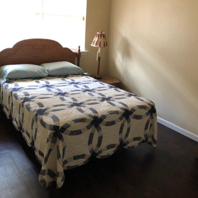 Building Photo - 641 west dr