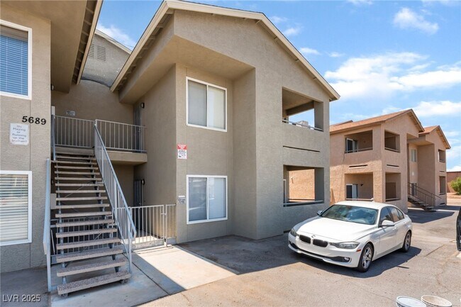 Foto del edificio - 5689 E Lake Mead Blvd