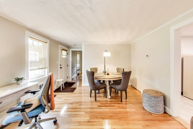 Foto del edificio - 40 Dunster Ln