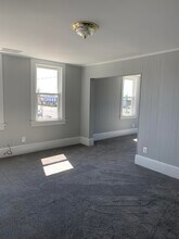 Building Photo - 500 Main St