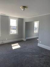 Building Photo - 500 Main St