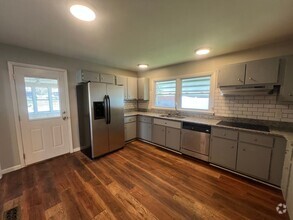 Building Photo - 3380 Parc Chateau Ln