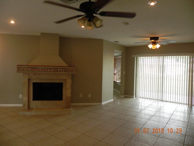 Building Photo - 18068 Doral Dr
