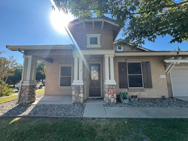 Foto del edificio - 4-bedroom single story located in Sylvan S...