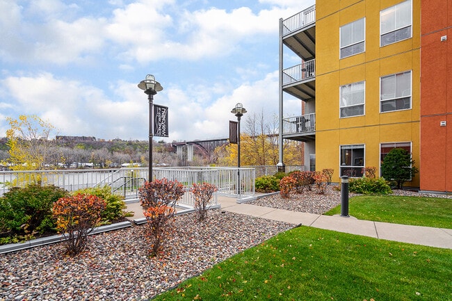 Building Photo - Riverview at Upper Landing