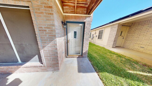 Foto del edificio - 4511 Donegal Bay Ct