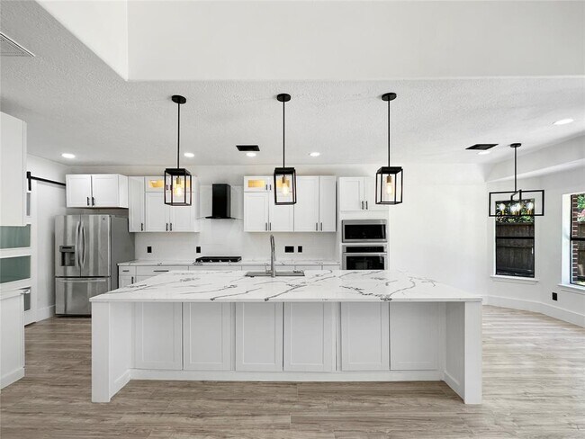 Building Photo - 2422 Mills Creek Dr