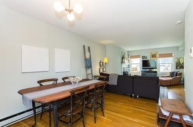 Open Concept Dining Space - 65 Sullivan St