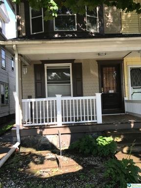 Foto principal - 1030 Center St