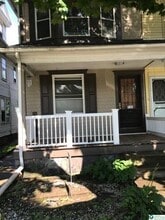 Building Photo - 1030 Center St