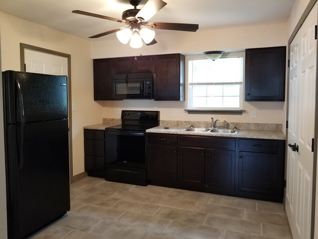 Building Photo - 434 Eagles Way