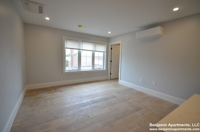 Building Photo - 408 Market St