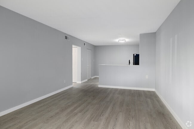 1BR, 1BA - 631SF - Living Room - Renewal Heights Apartments