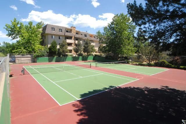 Building Photo - Large 3 Bed 2 Bath Condo In a Great North Boulder Location.  Underground Parking