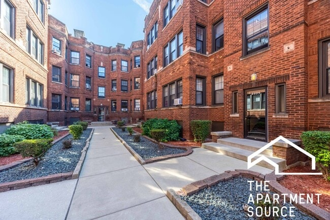 Building Photo - 4415 N Wolcott Ave
