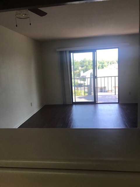 Building Photo - 820 Mission Sierra Ct
