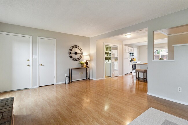 Foto del edificio - 3855 S Monaco St Pkwy