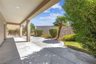 Building Photo - 53 Stonemark Dr