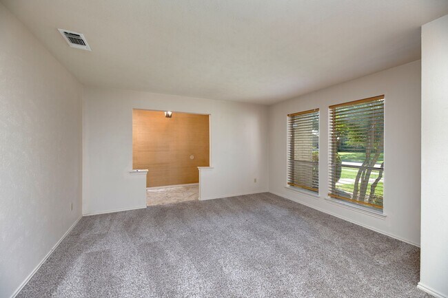 Building Photo - SPACIOUS 4 BEDROOM WITH A POOL LOCATED IN PLANO, TEXAS!