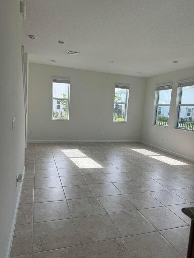 Building Photo - 16452 Millenium Ct