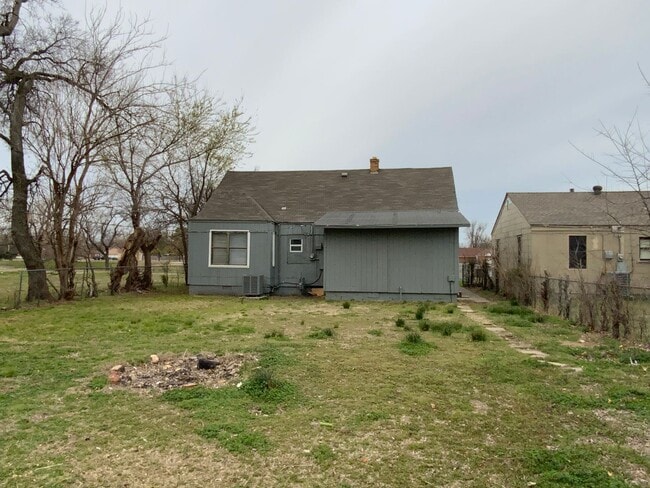 Building Photo - 2708 S Brock Dr