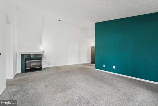 Building Photo - 2444 Blue Spring Ct