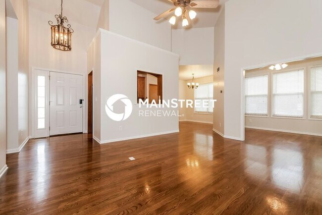 Building Photo - 4 Bedroom Pet-Friendly Home in PLEASANT HILL, MO with Main Street Renewal