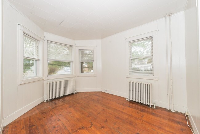 Building Photo - 68 Jacobstown Rd