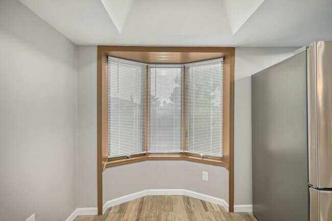 Foto del edificio - Central & Thunderbird 3 bdrm 2 bath Home w...