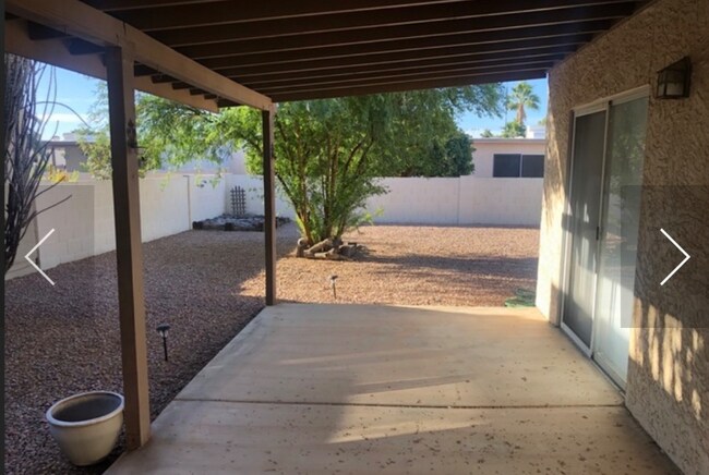 Foto del edificio - 9209 E Olive Ln N