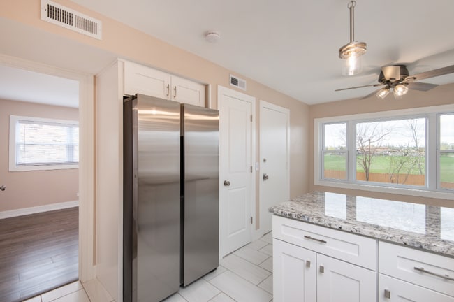 Building Photo - 8729 W 73rd Pl