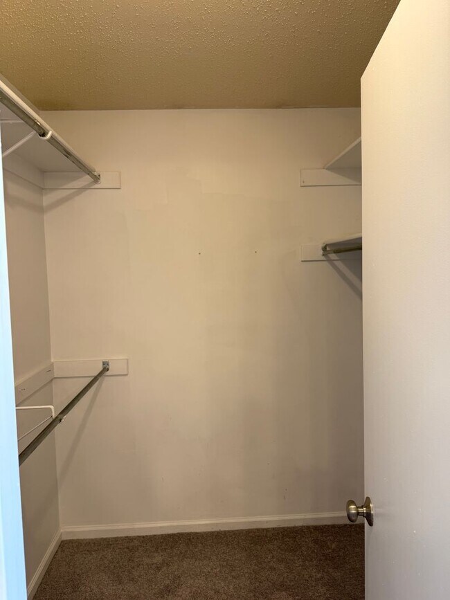 Foto del edificio - CHIMNEY HILL