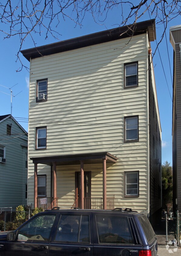 Primary Photo - 17 S 13th Ave