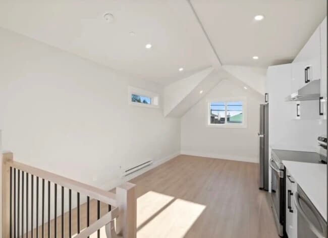 Building Photo - 528 56th Av E