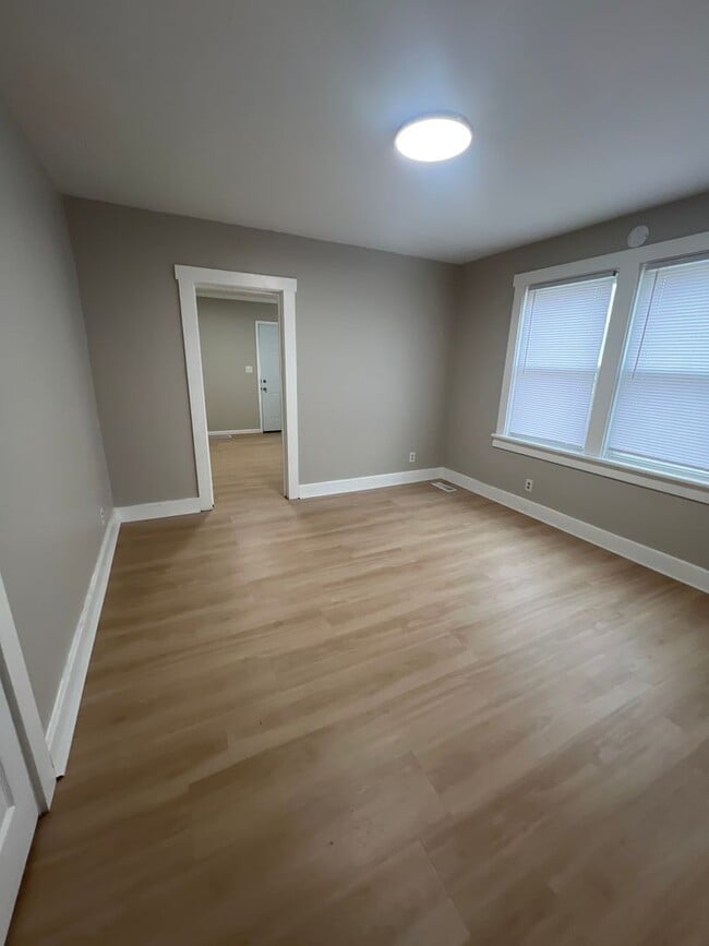 Building Photo - 1816-1818 E Watch Ave