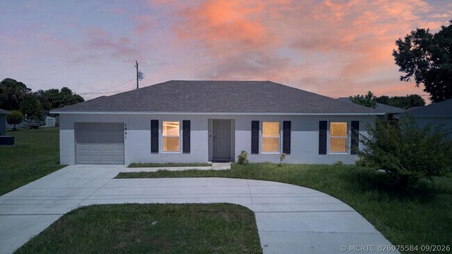 Building Photo - 1051 SW Becker Rd