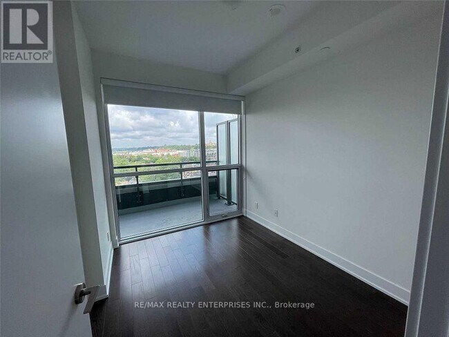 Photo du bâtiment - 181 Bedford Rd