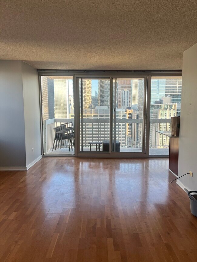 Foto del edificio - 545 N Dearborn St