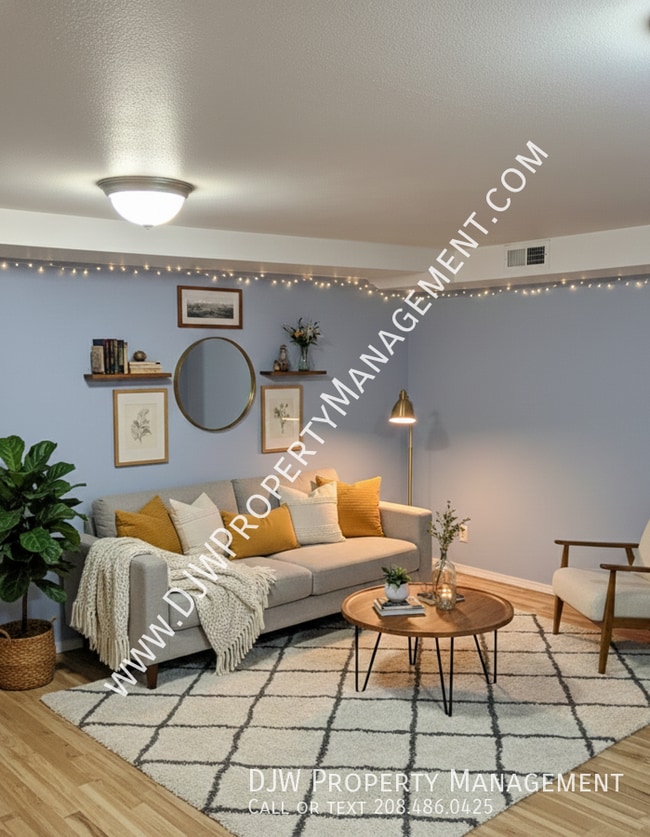 Building Photo - 1914 S Owyhee St