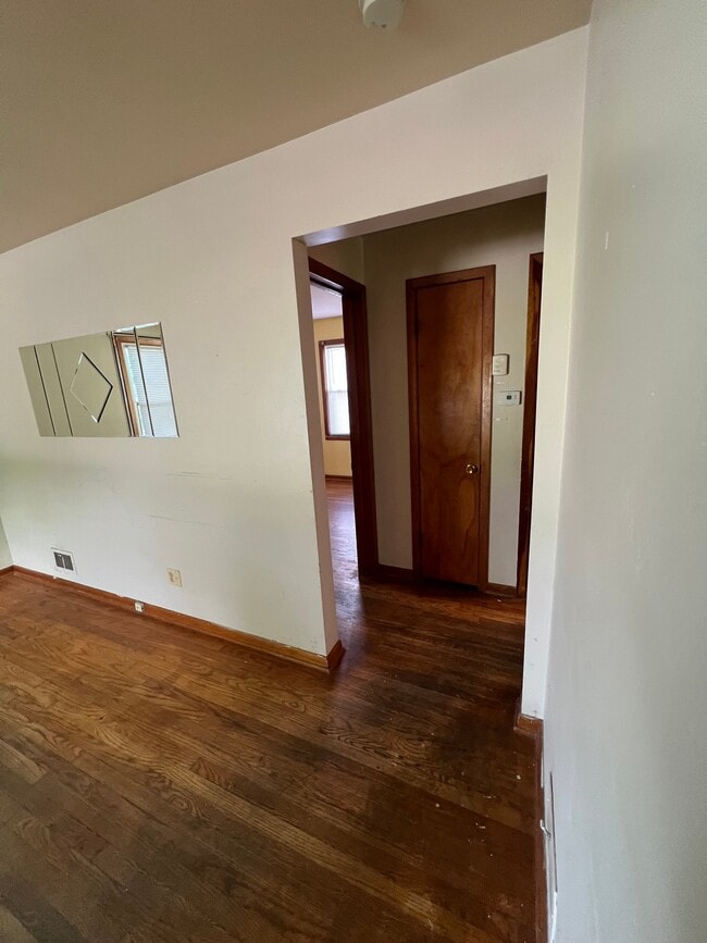 Building Photo - 410 Brumfield Rd
