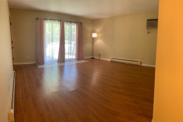 Living Room - 260 E Lake St