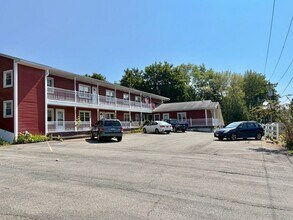 Building Photo - 220 Broad St