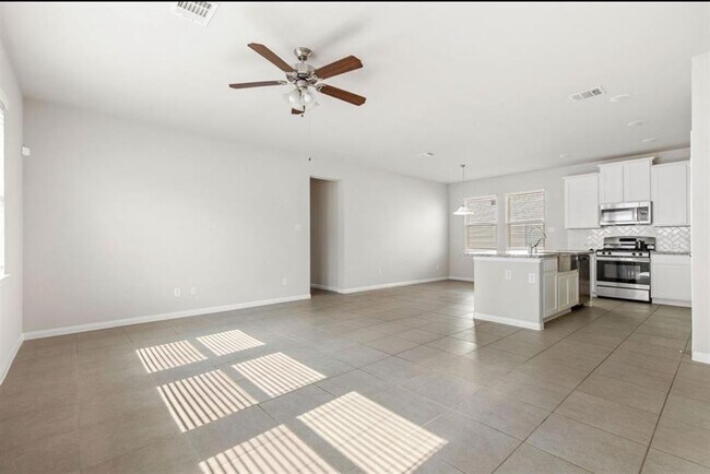 Foto del edificio - 6222 Prince Pl Dr