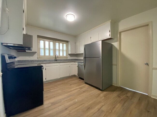 Building Photo - Rama Rd area -Updated 3 bed,2 bath ranch fence in cul-de-sac