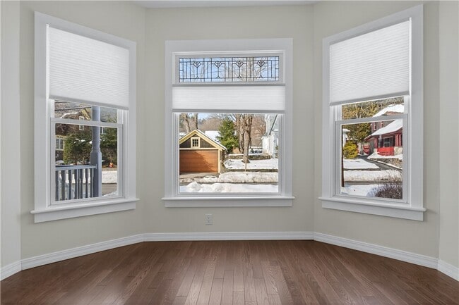 Building Photo - 38 Cedar St