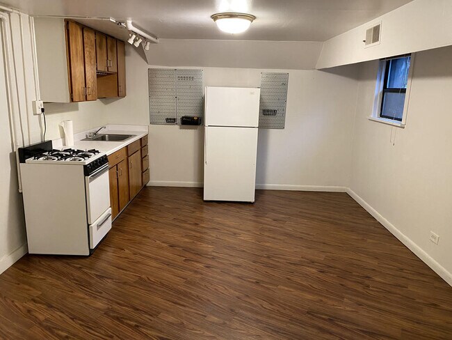 Foto del edificio - Heights Court - 1 bedroom