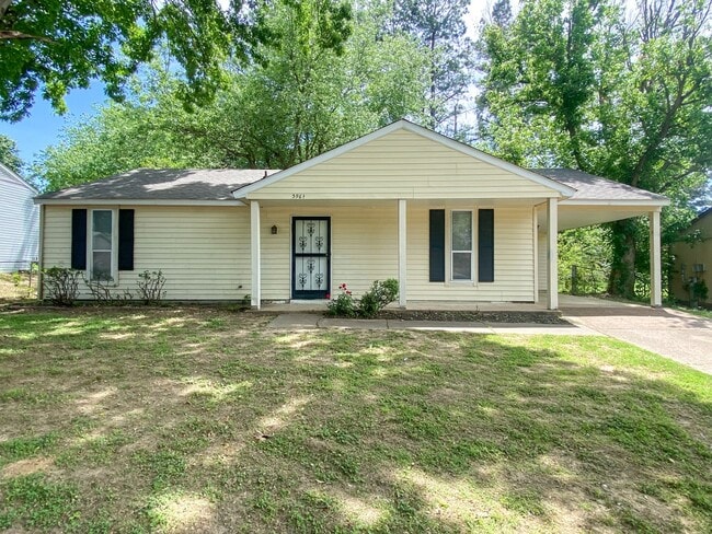 3 bedroom 2 bathroom near Ramill and St Elmo - 3 bedroom 2 bathroom near Ramill and St Elmo House