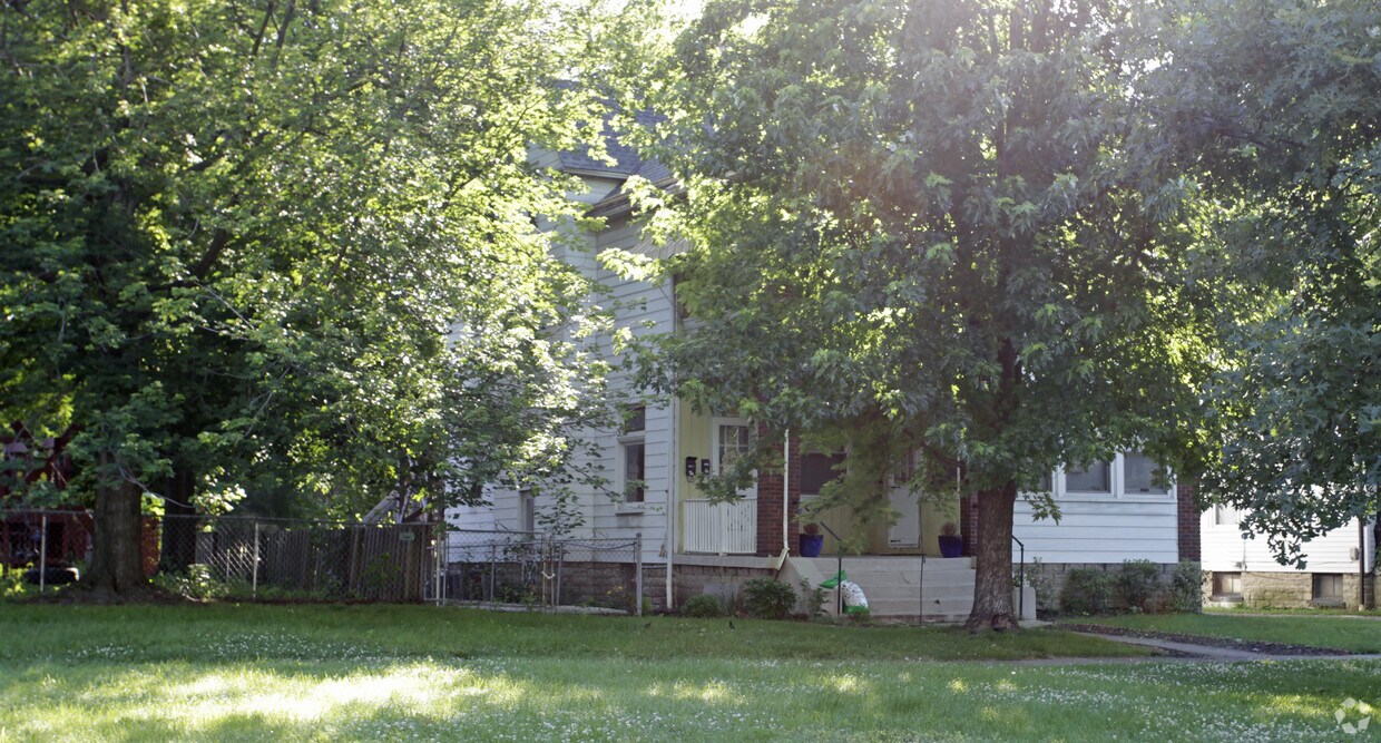 Building Photo - 2252 Jefferson Ave